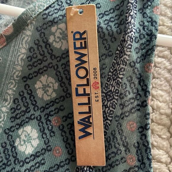 NWT … WALLFLOWER “Size: M” Floral Dress - Picture 4 of 4
